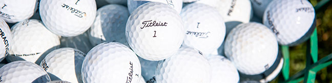 Pile of golfballs
